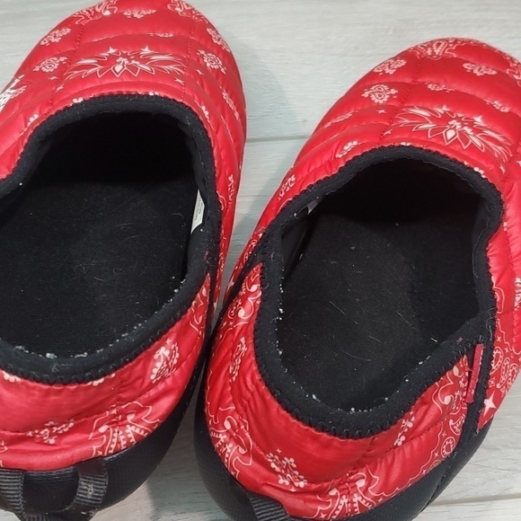 The North Face x Supreme \'Red Bandana\'Mens Loafer Puffer Slippers shoes sz 7 main image 9